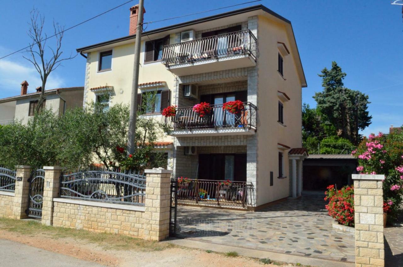 אומאג Apartments Ruza מראה חיצוני תמונה