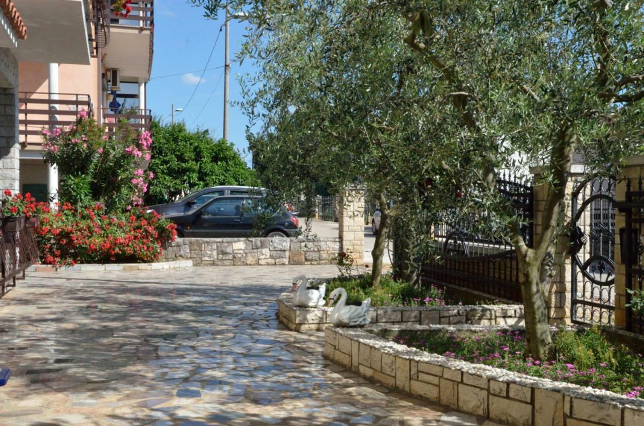 אומאג Apartments Ruza מראה חיצוני תמונה