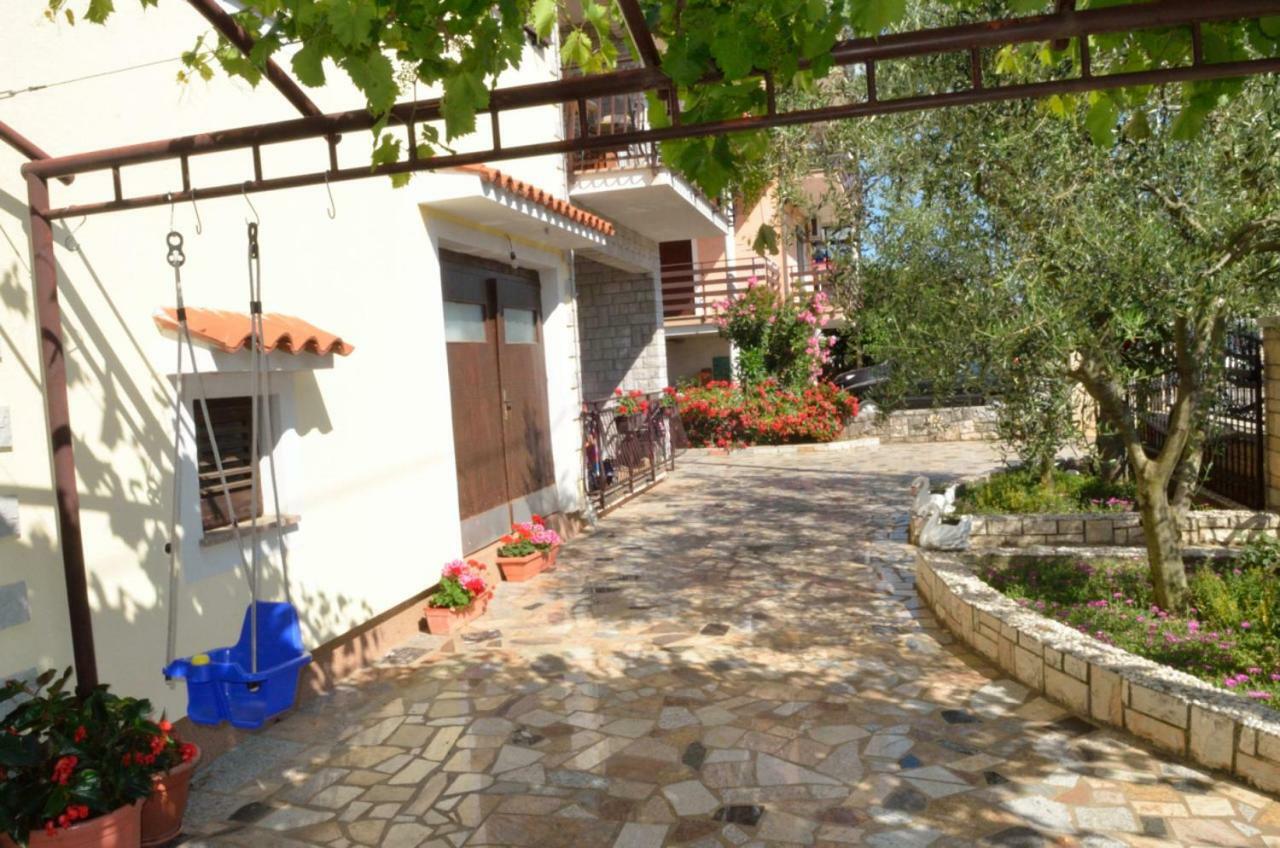 אומאג Apartments Ruza מראה חיצוני תמונה
